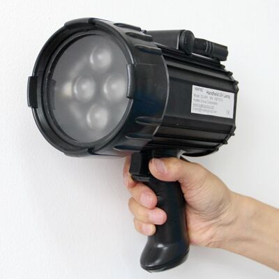 ইউভি এবং হোয়াইট লাইট ডুয়াল ফাংশন সহ হ্যান্ডহেল্ড চার্জিং ডিটাইল এলইডি-ইউভি ল্যাম্প