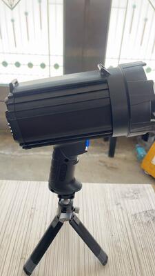 স্ট্যান্ড হ্যান্ডহেল্ড চার্জিং স্টাইল এলইডি-ইউভি ল্যাম্প